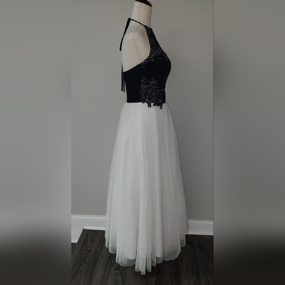 Blondie Nights by Stacy Sklar Navy Blue/ White Tulle Halter Formal Dress Size 7 - Picture 5 of 16